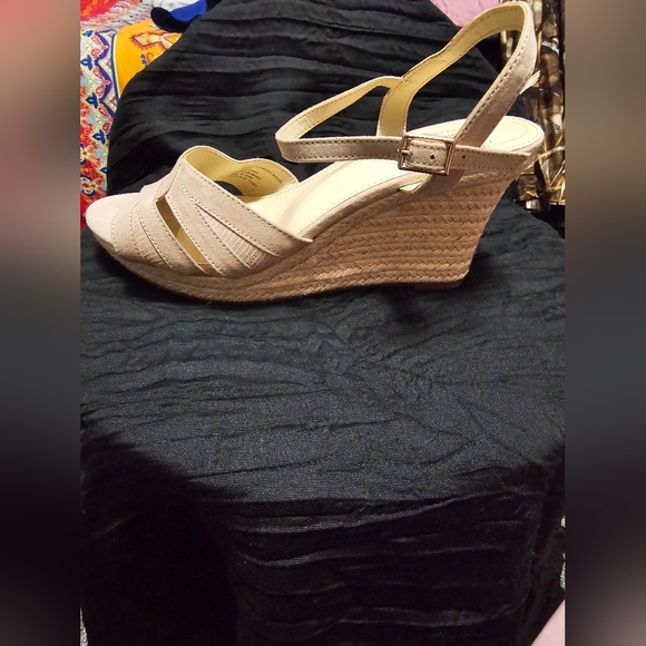 Womens Liz Claiborne wedge sandles size 9.5 - Picture 5 of 6